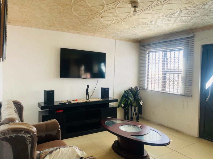 2 Bedroom Property for Sale in Harare Western Cape